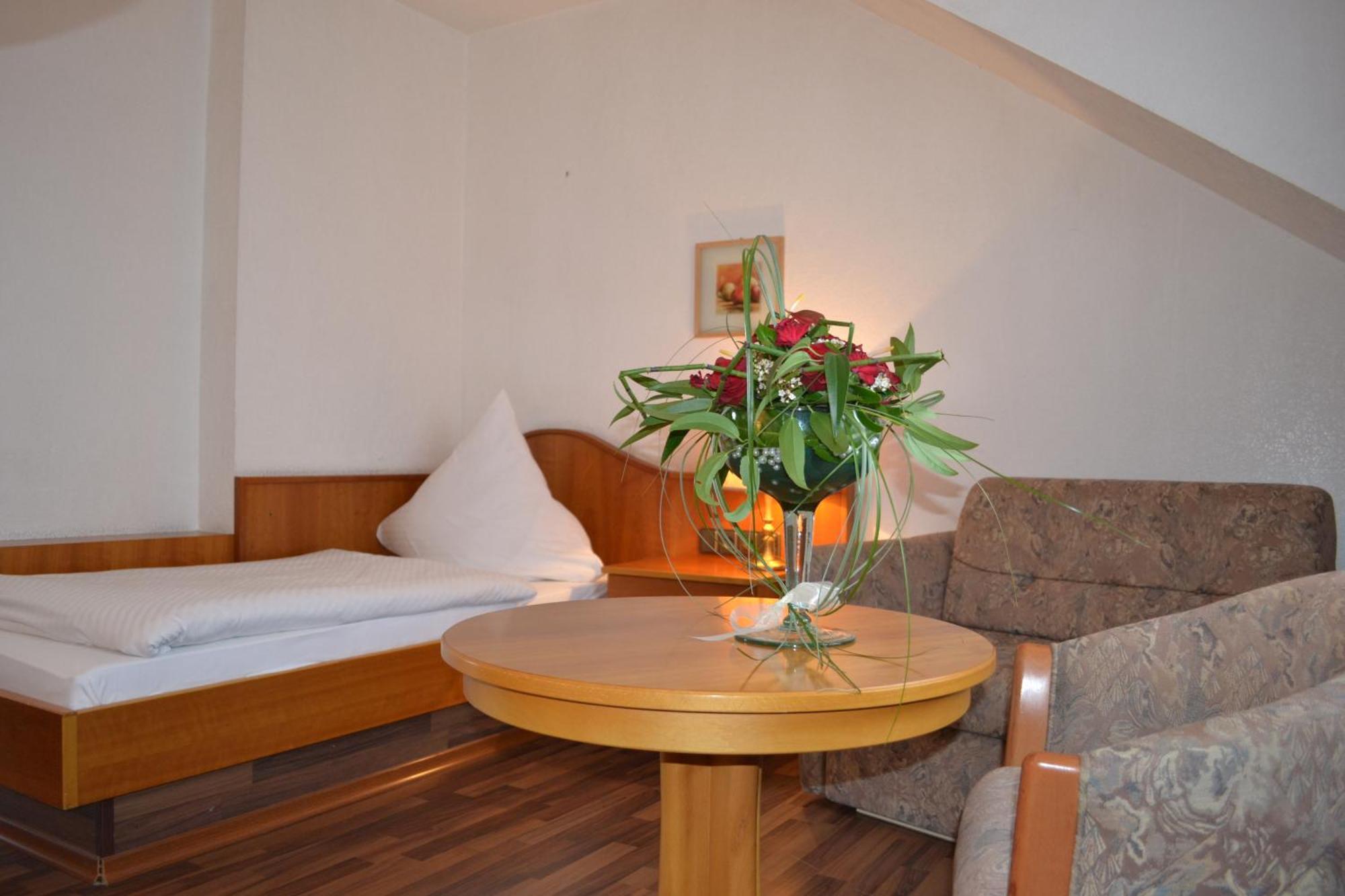 Hotel Garni Zum Dorfbrunnen Bornheim  Cameră foto